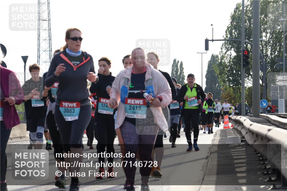 03.10.2024 - Köhlbrandbrückenlauf Luisa Fischer http://msf.ph/oto/7146728 03.10.2024 09:21:57 Position 3 3669, 3083, 124, 3172, 3706, 2419 meine-sportfotos.de
