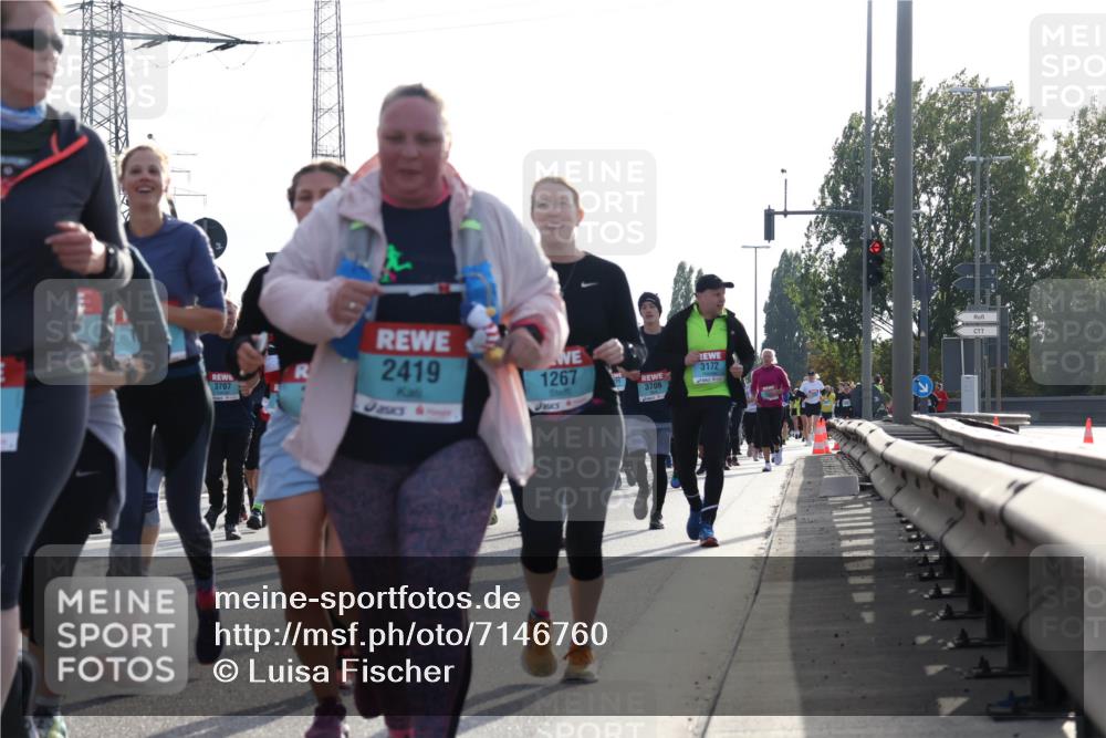 03.10.2024 - Köhlbrandbrückenlauf Luisa Fischer http://msf.ph/oto/7146760 03.10.2024 09:22:00 Position 3 3707, 2419, 1267, 3172, 3706 meine-sportfotos.de
