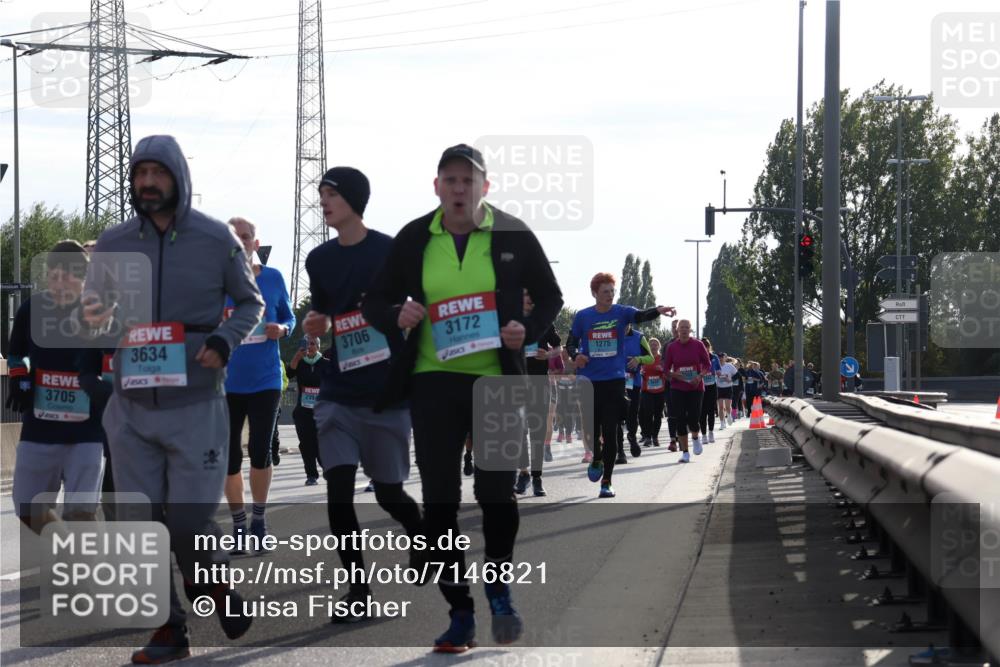 03.10.2024 - Köhlbrandbrückenlauf Luisa Fischer http://msf.ph/oto/7146821 03.10.2024 09:22:04 Position 3 3705, 3634, 2994, 3706, 3172, 1275 meine-sportfotos.de