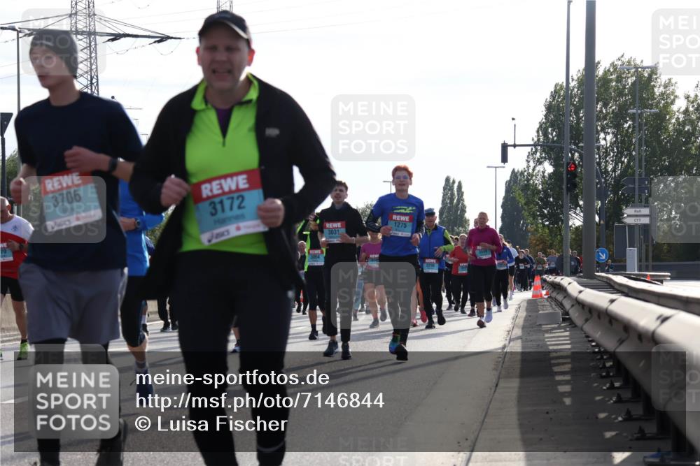 03.10.2024 - Köhlbrandbrückenlauf Luisa Fischer http://msf.ph/oto/7146844 03.10.2024 09:22:06 Position 3 79, 3706, 3172, 3064, 3031, 314, 1275 meine-sportfotos.de