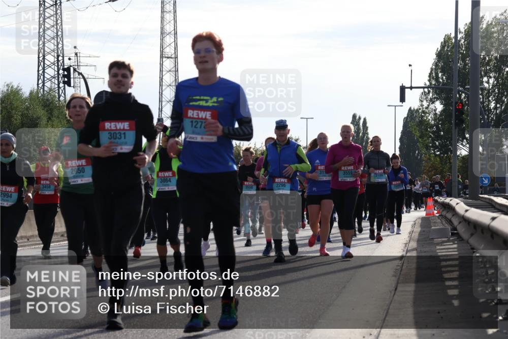03.10.2024 - Köhlbrandbrückenlauf Luisa Fischer http://msf.ph/oto/7146882 03.10.2024 09:22:09 Position 3 2950, 2994, 3458, 3031, 127, 3064, 2296, 3550, 3559, 3109, 2343 meine-sportfotos.de