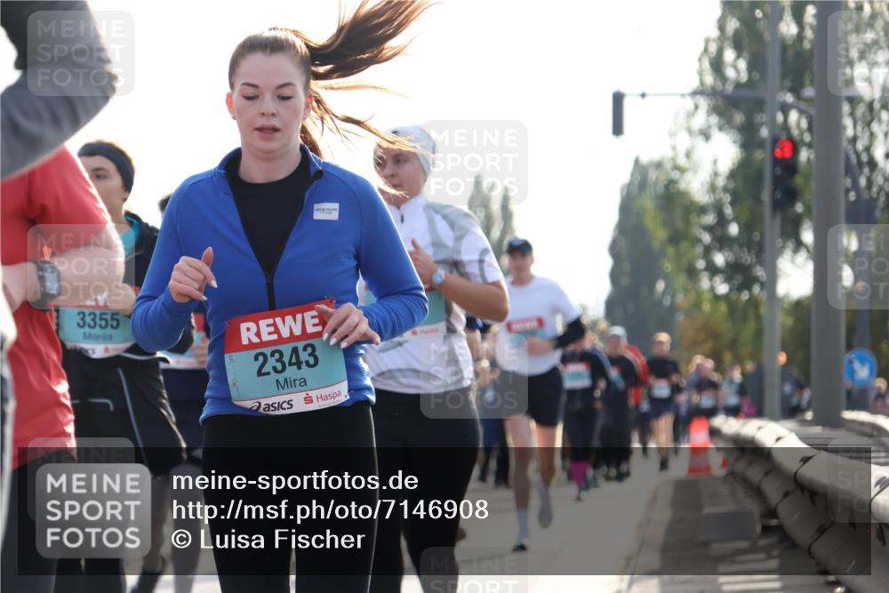 03.10.2024 - Köhlbrandbrückenlauf Luisa Fischer http://msf.ph/oto/7146908 03.10.2024 09:22:20 Position 3 3355, 2343 meine-sportfotos.de