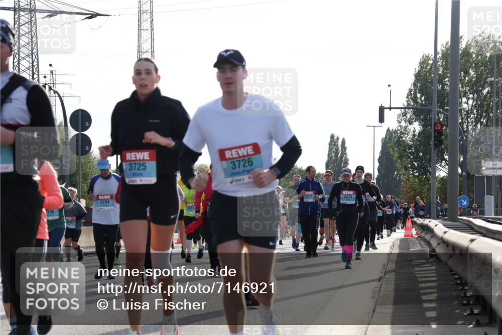 03.10.2024 - Köhlbrandbrückenlauf Luisa Fischer http://msf.ph/oto/7146921 03.10.2024 09:22:29 Position 3 3295, 3294, 3725, 3533, 3726, 3521, 2474 meine-sportfotos.de