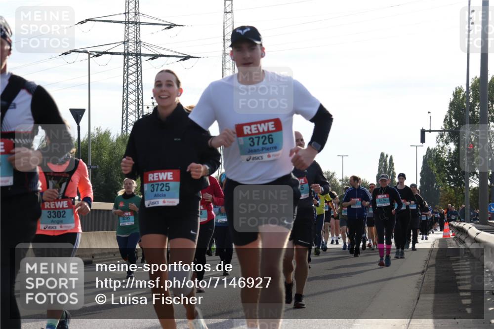 03.10.2024 - Köhlbrandbrückenlauf Luisa Fischer http://msf.ph/oto/7146927 03.10.2024 09:22:30 Position 3 3302, 3295, 3725, 3726, 2474 meine-sportfotos.de