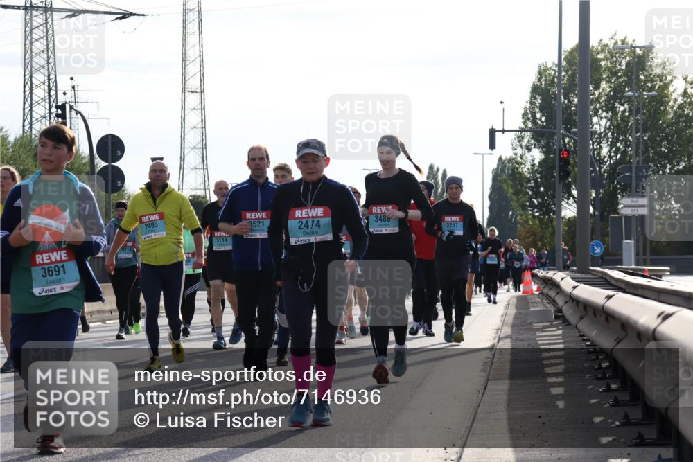 03.10.2024 - Köhlbrandbrückenlauf Luisa Fischer http://msf.ph/oto/7146936 03.10.2024 09:22:35 Position 3 3521, 3114, 3691, 2495, 2474, 3489, 3257 meine-sportfotos.de