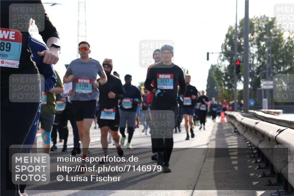 03.10.2024 - Köhlbrandbrückenlauf Luisa Fischer http://msf.ph/oto/7146979 03.10.2024 09:22:40 Position 3 89, 1100, 3257 meine-sportfotos.de