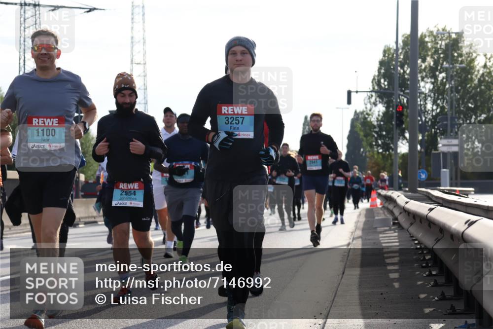 03.10.2024 - Köhlbrandbrückenlauf Luisa Fischer http://msf.ph/oto/7146992 03.10.2024 09:22:41 Position 3 1100, 2954, 3257, 2941 meine-sportfotos.de
