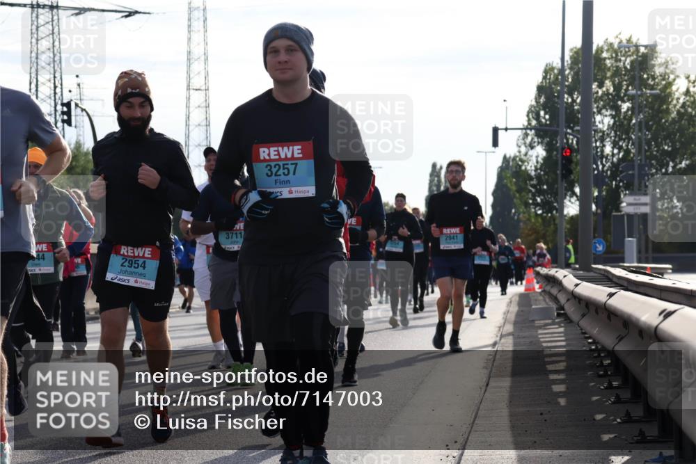 03.10.2024 - Köhlbrandbrückenlauf Luisa Fischer http://msf.ph/oto/7147003 03.10.2024 09:22:42 Position 3 44, 2954, 3711, 3257, 2941 meine-sportfotos.de