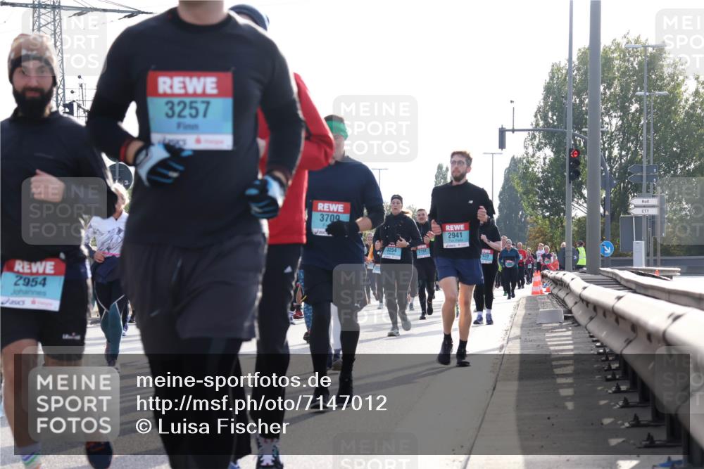 03.10.2024 - Köhlbrandbrückenlauf Luisa Fischer http://msf.ph/oto/7147012 03.10.2024 09:22:43 Position 3 2954, 3257, 3709, 3254, 2192, 2941, 933 meine-sportfotos.de
