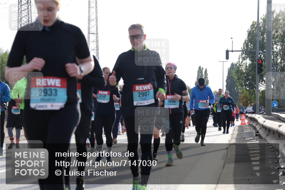 03.10.2024 - Köhlbrandbrückenlauf Luisa Fischer http://msf.ph/oto/7147030 03.10.2024 09:22:54 Position 3 3698, 2933, 3147, 2907, 3686, 1712 meine-sportfotos.de