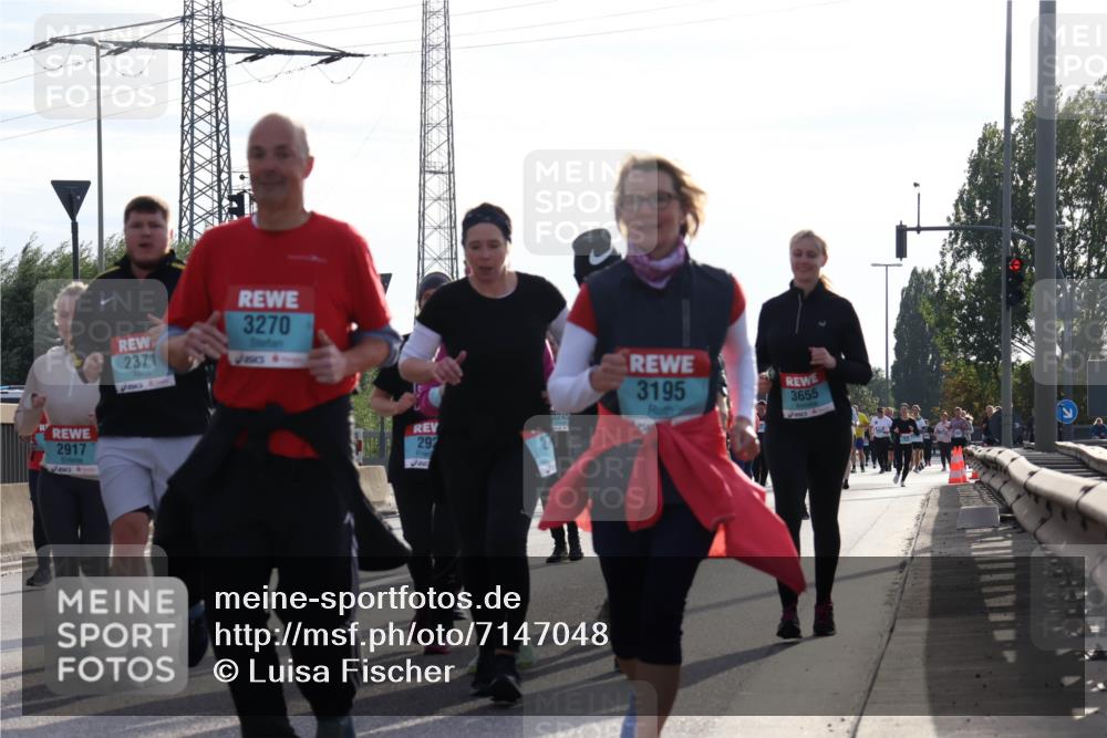 03.10.2024 - Köhlbrandbrückenlauf Luisa Fischer http://msf.ph/oto/7147048 03.10.2024 09:23:16 Position 3 2917, 2371, 3270, 6, 292, 3195, 3655, 3245 meine-sportfotos.de