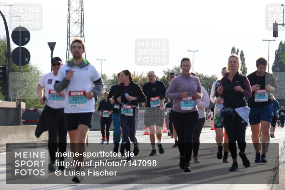 03.10.2024 - Köhlbrandbrückenlauf Luisa Fischer http://msf.ph/oto/7147098 03.10.2024 09:23:49 Position 3 3315, 3311, 3372, 2571, 3131, 3584, 3099, 6 meine-sportfotos.de
