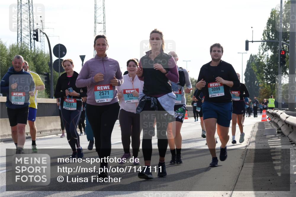 03.10.2024 - Köhlbrandbrückenlauf Luisa Fischer http://msf.ph/oto/7147111 03.10.2024 09:23:53 Position 3 3050, 3131, 2571, 315, 3099, 338 meine-sportfotos.de