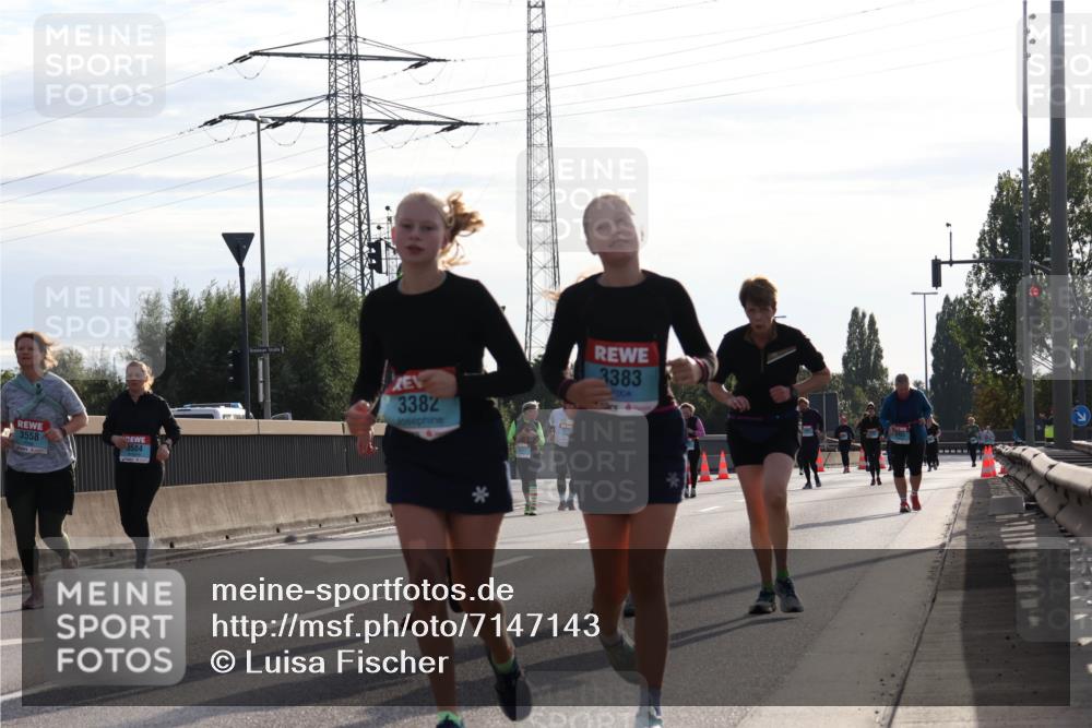 03.10.2024 - Köhlbrandbrückenlauf Luisa Fischer http://msf.ph/oto/7147143 03.10.2024 09:24:00 Position 3 3558, 3584, 3382, 3383 meine-sportfotos.de