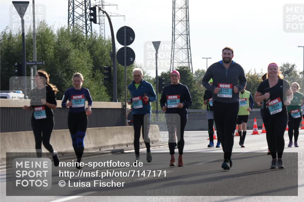 03.10.2024 - Köhlbrandbrückenlauf Luisa Fischer http://msf.ph/oto/7147171 03.10.2024 09:24:29 Position 3 3374, 3507, 3375, 3069, 2725, 3243, 2634, 2960 meine-sportfotos.de