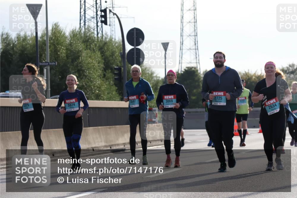 03.10.2024 - Köhlbrandbrückenlauf Luisa Fischer http://msf.ph/oto/7147176 03.10.2024 09:24:30 Position 3 3375, 3374, 3507, 3069, 2725, 3243, 2634 meine-sportfotos.de