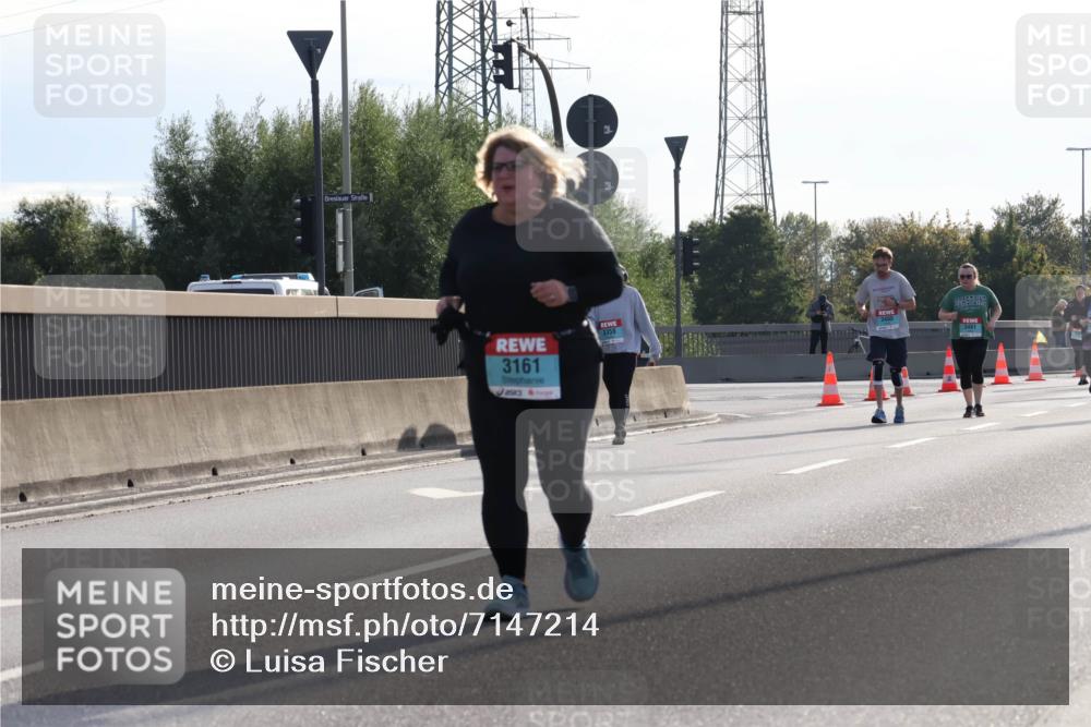 03.10.2024 - Köhlbrandbrückenlauf Luisa Fischer http://msf.ph/oto/7147214 03.10.2024 09:24:50 Position 3 3161, 3358, 3480, 3481 meine-sportfotos.de