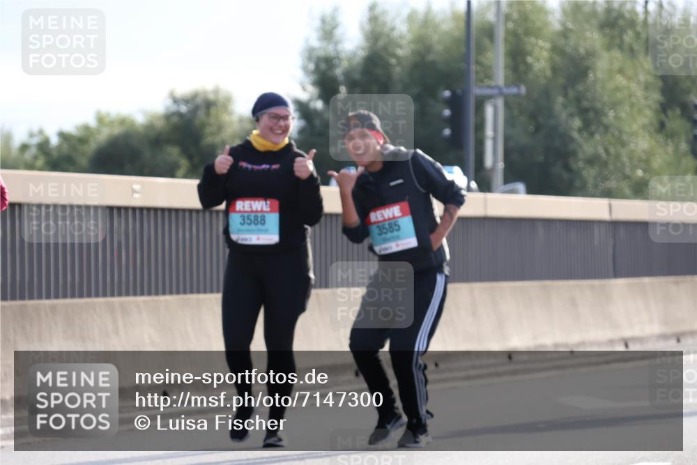 03.10.2024 - Köhlbrandbrückenlauf Luisa Fischer http://msf.ph/oto/7147300 03.10.2024 09:25:45 Position 3 3588, 3585 meine-sportfotos.de