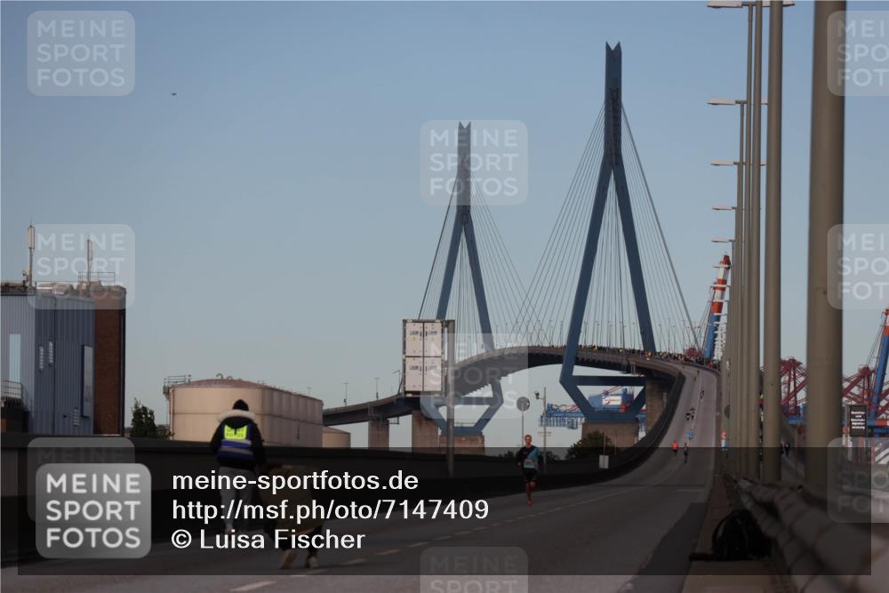03.10.2024 - Köhlbrandbrückenlauf Luisa Fischer http://msf.ph/oto/7147409 03.10.2024 09:32:31 Position 3  meine-sportfotos.de