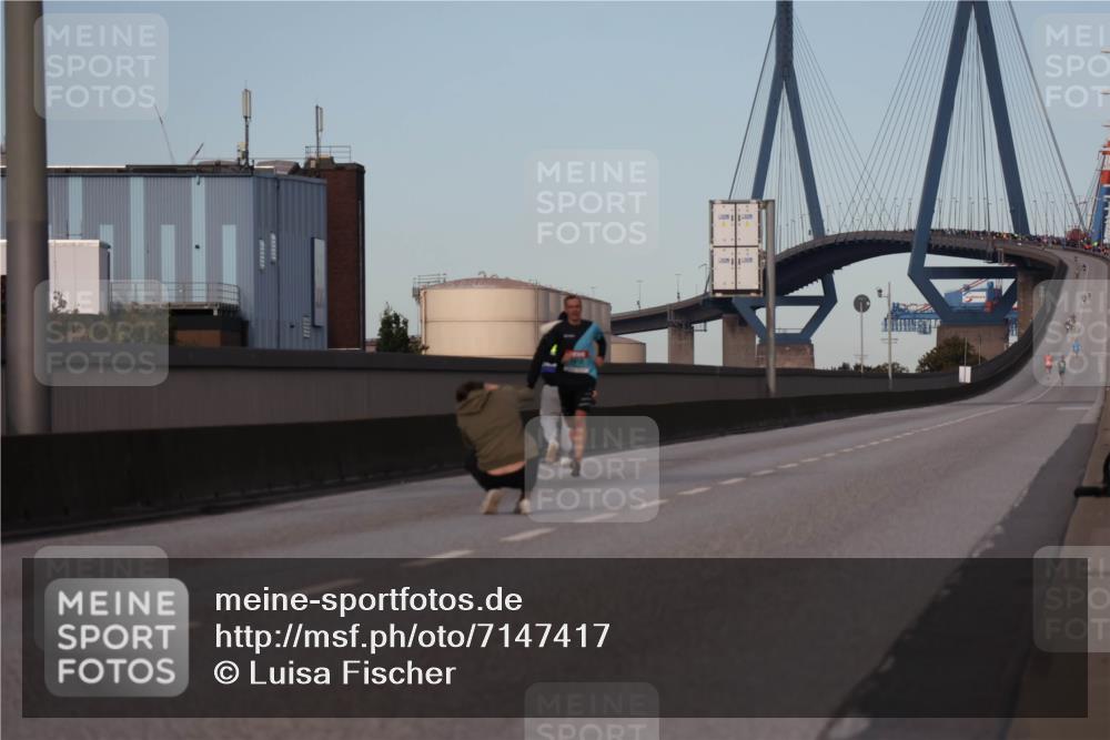 03.10.2024 - Köhlbrandbrückenlauf Luisa Fischer http://msf.ph/oto/7147417 03.10.2024 09:32:45 Position 3  meine-sportfotos.de