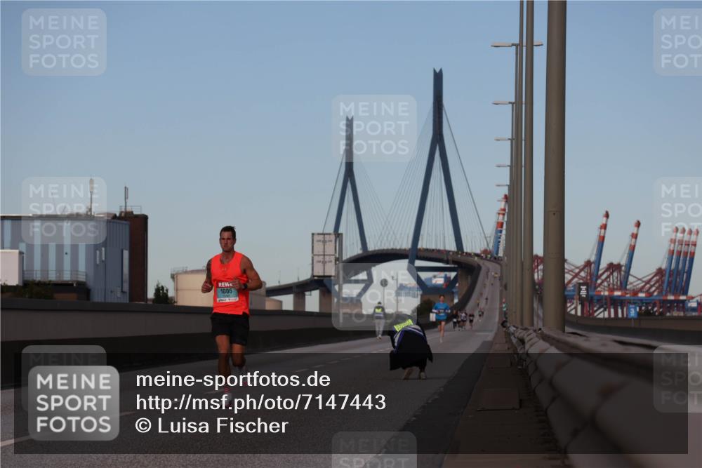 03.10.2024 - Köhlbrandbrückenlauf Luisa Fischer http://msf.ph/oto/7147443 03.10.2024 09:34:24 Position 3 1006 meine-sportfotos.de