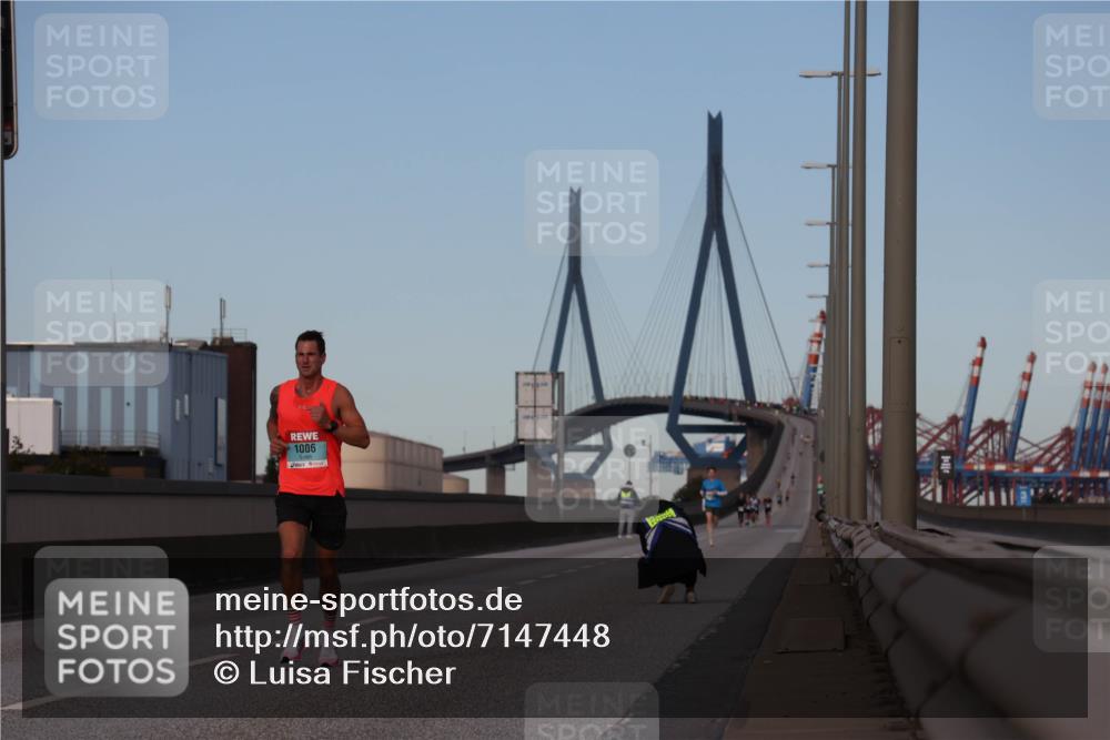 03.10.2024 - Köhlbrandbrückenlauf Luisa Fischer http://msf.ph/oto/7147448 03.10.2024 09:34:25 Position 3 1006 meine-sportfotos.de