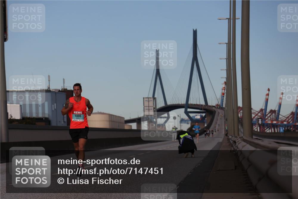 03.10.2024 - Köhlbrandbrückenlauf Luisa Fischer http://msf.ph/oto/7147451 03.10.2024 09:34:25 Position 3 1006 meine-sportfotos.de