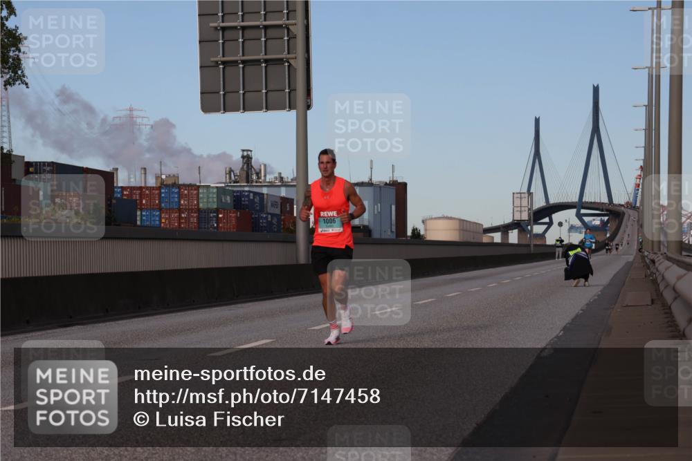 03.10.2024 - Köhlbrandbrückenlauf Luisa Fischer http://msf.ph/oto/7147458 03.10.2024 09:34:27 Position 3 1006 meine-sportfotos.de