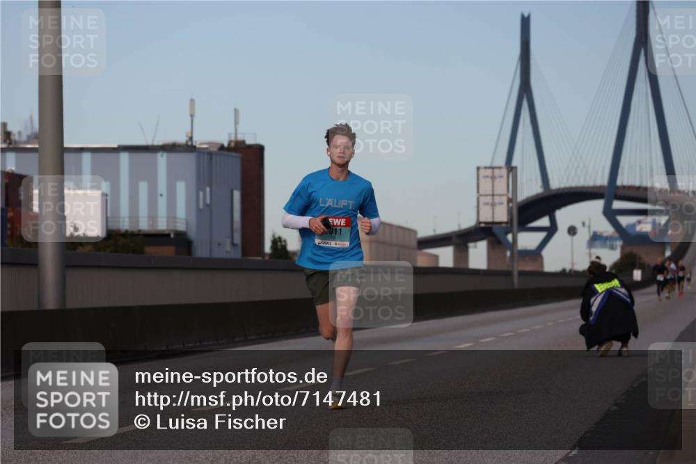 03.10.2024 - Köhlbrandbrückenlauf Luisa Fischer http://msf.ph/oto/7147481 03.10.2024 09:34:46 Position 3 011 meine-sportfotos.de