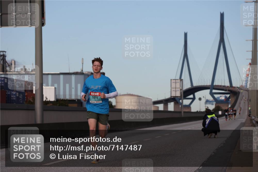 03.10.2024 - Köhlbrandbrückenlauf Luisa Fischer http://msf.ph/oto/7147487 03.10.2024 09:34:47 Position 3 1011 meine-sportfotos.de