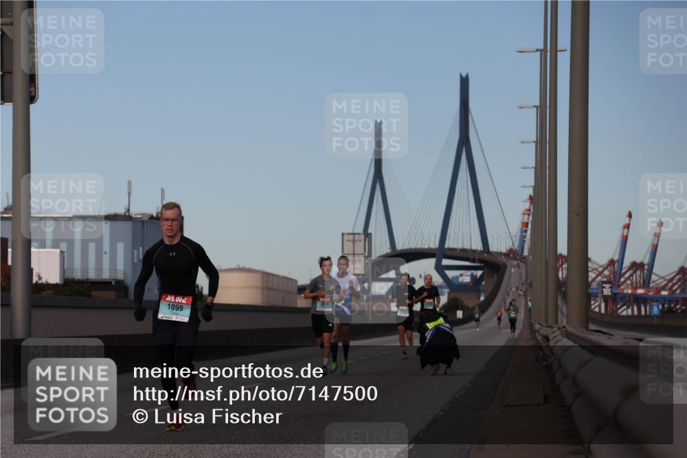 03.10.2024 - Köhlbrandbrückenlauf Luisa Fischer http://msf.ph/oto/7147500 03.10.2024 09:35:19 Position 3 1099 meine-sportfotos.de