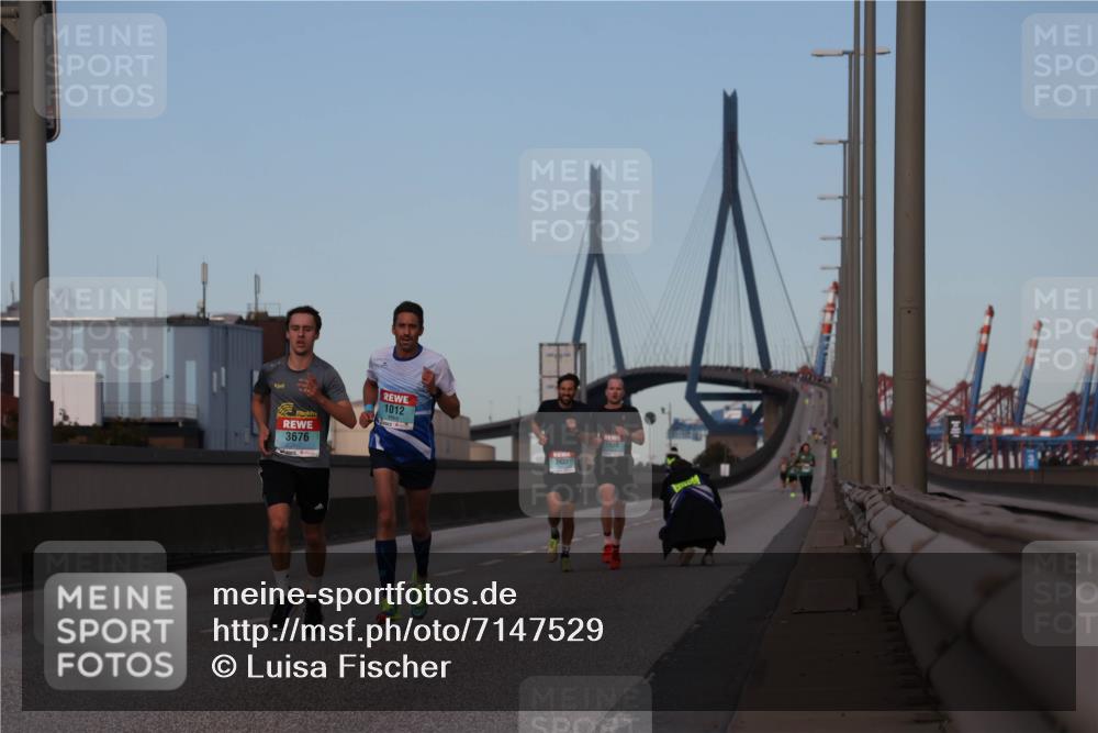 03.10.2024 - Köhlbrandbrückenlauf Luisa Fischer http://msf.ph/oto/7147529 03.10.2024 09:35:24 Position 3 3676, 1012, 1020, 2423 meine-sportfotos.de