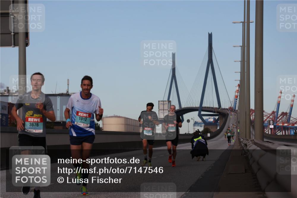 03.10.2024 - Köhlbrandbrückenlauf Luisa Fischer http://msf.ph/oto/7147546 03.10.2024 09:35:26 Position 3 1012, 1020, 3676, 2423 meine-sportfotos.de