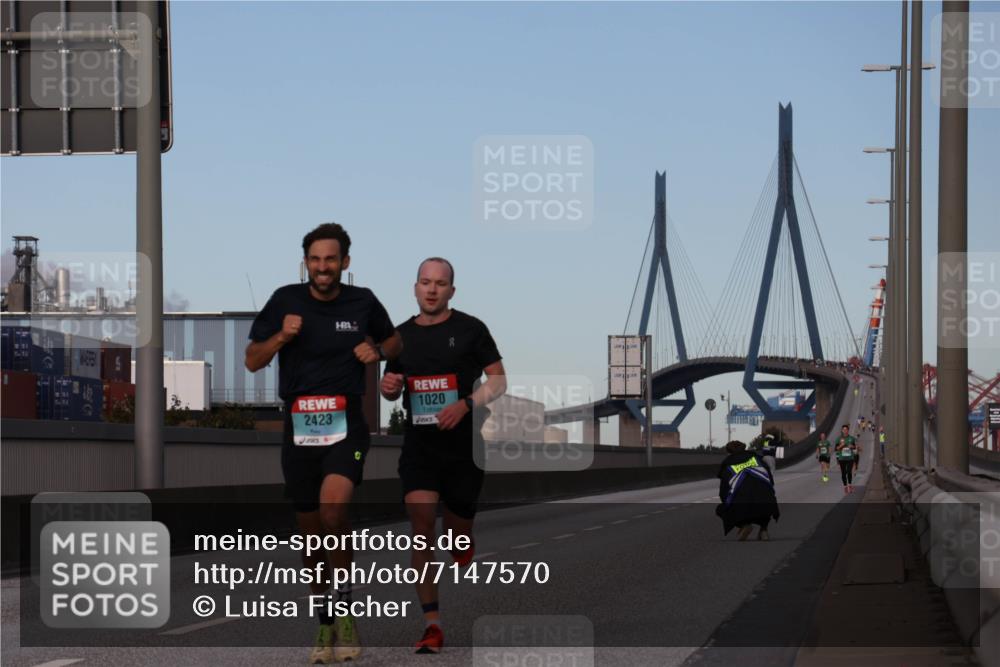 03.10.2024 - Köhlbrandbrückenlauf Luisa Fischer http://msf.ph/oto/7147570 03.10.2024 09:35:30 Position 3 2423, 1020 meine-sportfotos.de