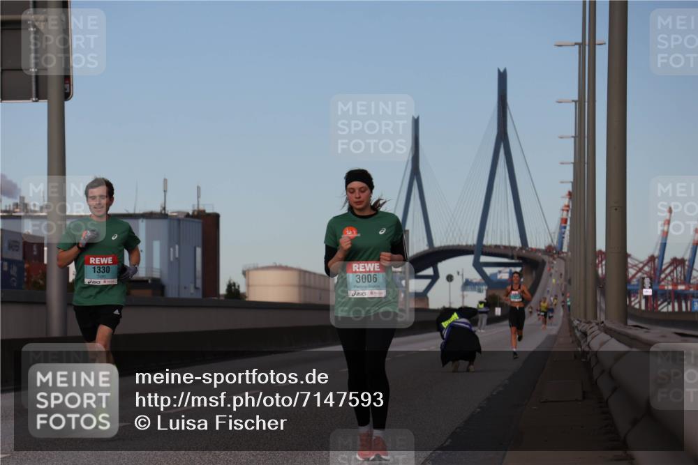 03.10.2024 - Köhlbrandbrückenlauf Luisa Fischer http://msf.ph/oto/7147593 03.10.2024 09:36:04 Position 3 1330, 3006 meine-sportfotos.de
