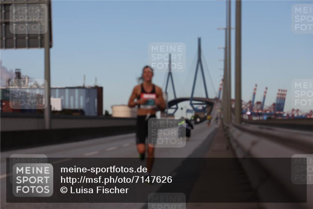 03.10.2024 - Köhlbrandbrückenlauf Luisa Fischer http://msf.ph/oto/7147626 03.10.2024 09:36:15 Position 3  meine-sportfotos.de