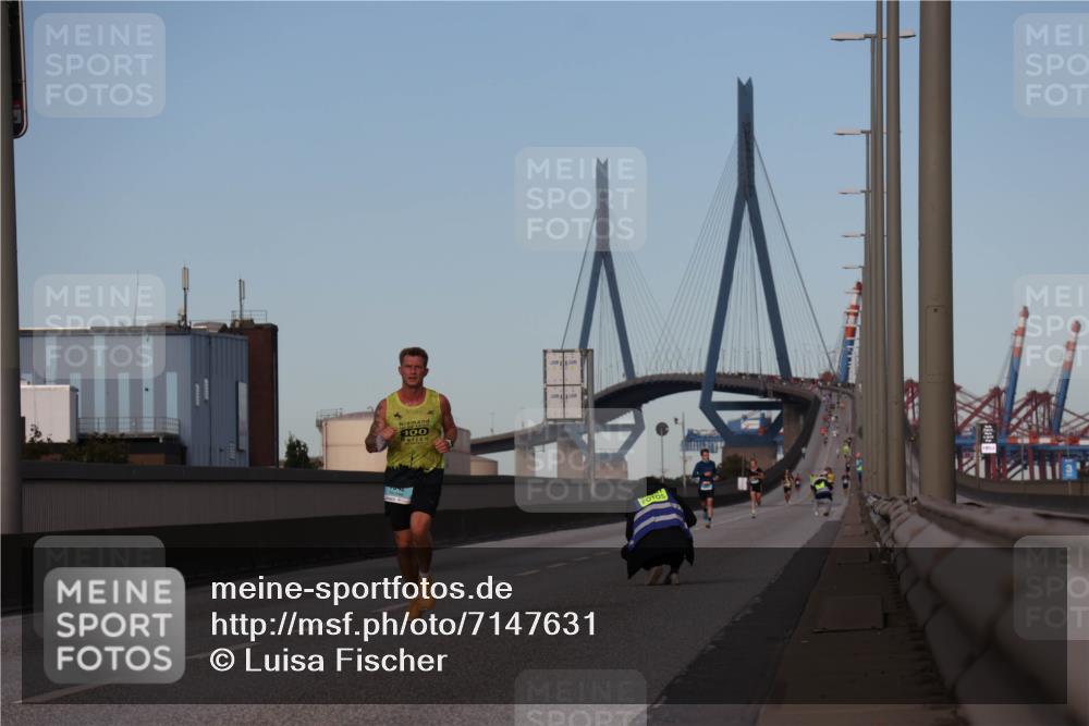 03.10.2024 - Köhlbrandbrückenlauf Luisa Fischer http://msf.ph/oto/7147631 03.10.2024 09:36:40 Position 3 100 meine-sportfotos.de