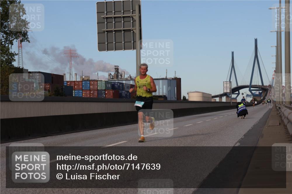 03.10.2024 - Köhlbrandbrückenlauf Luisa Fischer http://msf.ph/oto/7147639 03.10.2024 09:36:44 Position 3 100, 1042 meine-sportfotos.de