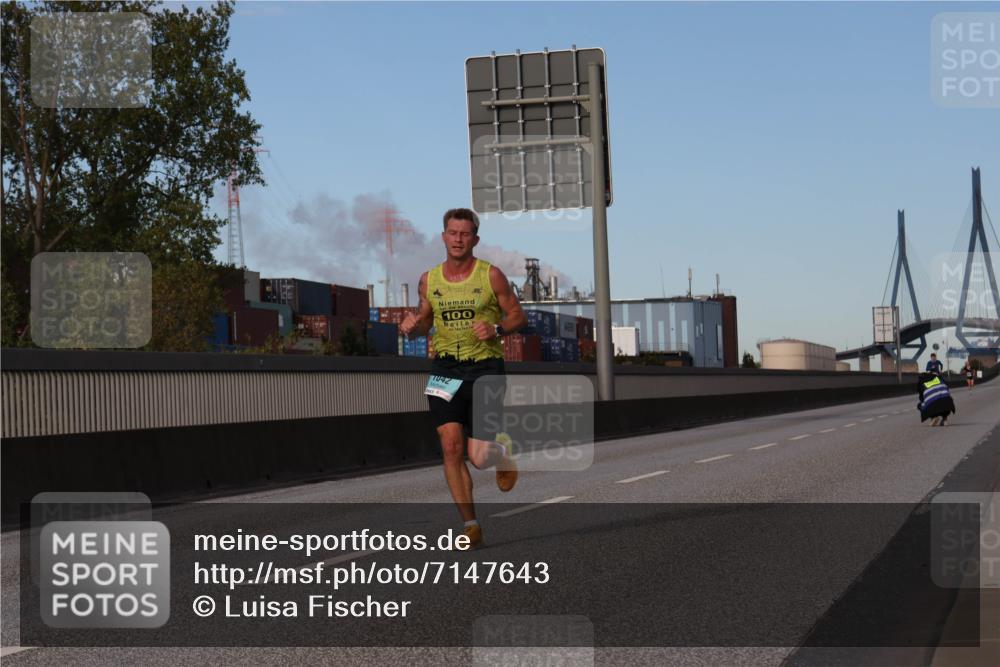 03.10.2024 - Köhlbrandbrückenlauf Luisa Fischer http://msf.ph/oto/7147643 03.10.2024 09:36:45 Position 3 100, 1042 meine-sportfotos.de