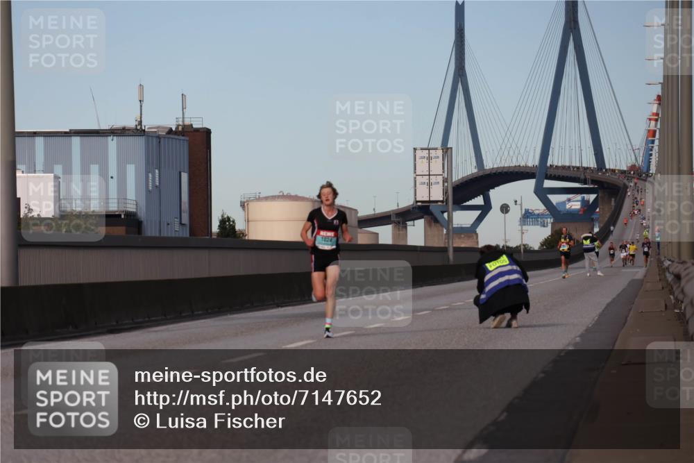 03.10.2024 - Köhlbrandbrückenlauf Luisa Fischer http://msf.ph/oto/7147652 03.10.2024 09:37:07 Position 3 1024 meine-sportfotos.de