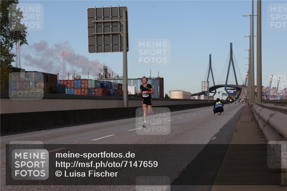 03.10.2024 - Köhlbrandbrückenlauf Luisa Fischer http://msf.ph/oto/7147659 03.10.2024 09:37:12 Position 3  meine-sportfotos.de