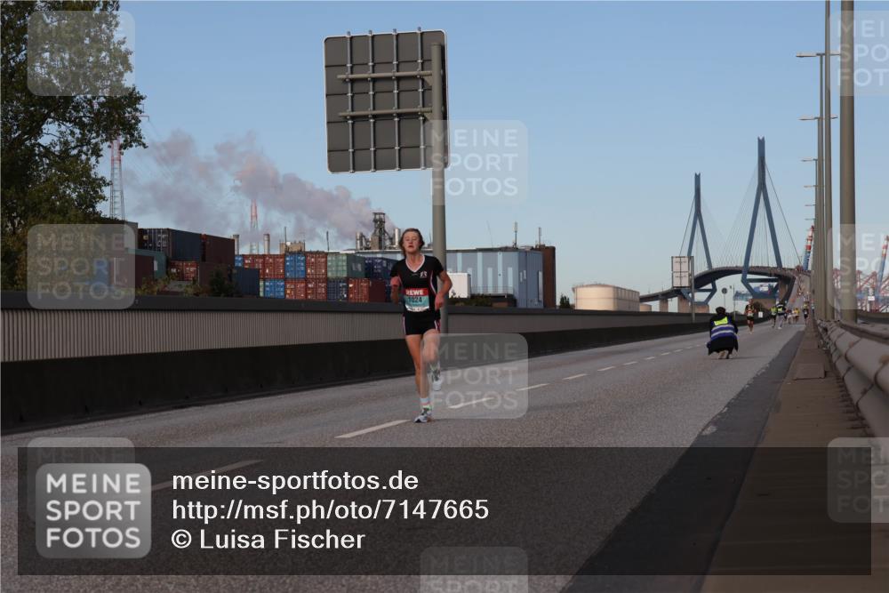 03.10.2024 - Köhlbrandbrückenlauf Luisa Fischer http://msf.ph/oto/7147665 03.10.2024 09:37:14 Position 3 1024 meine-sportfotos.de