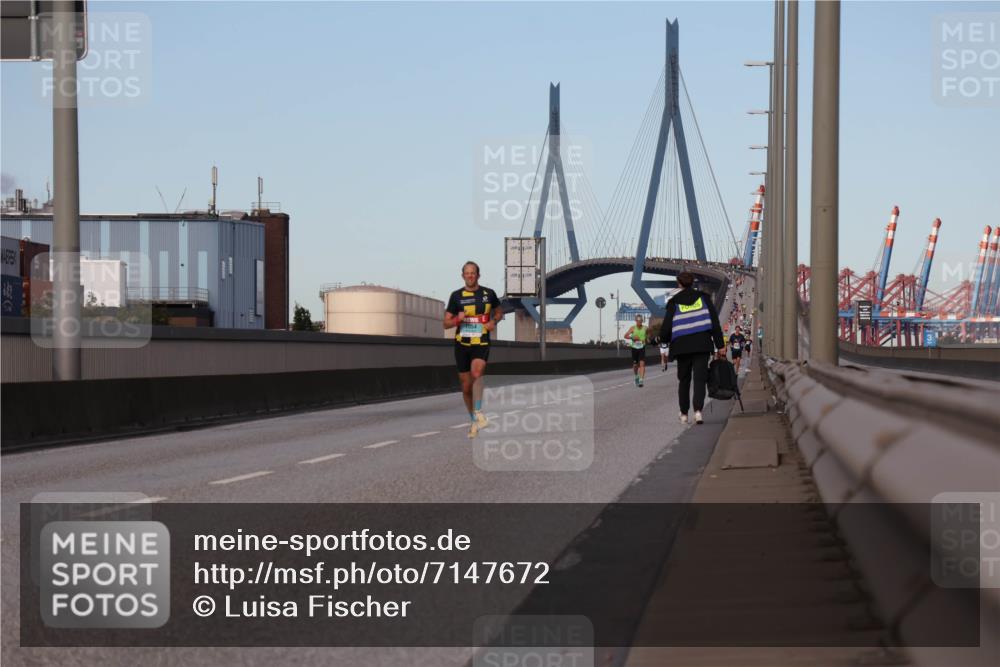 03.10.2024 - Köhlbrandbrückenlauf Luisa Fischer http://msf.ph/oto/7147672 03.10.2024 09:37:32 Position 3  meine-sportfotos.de