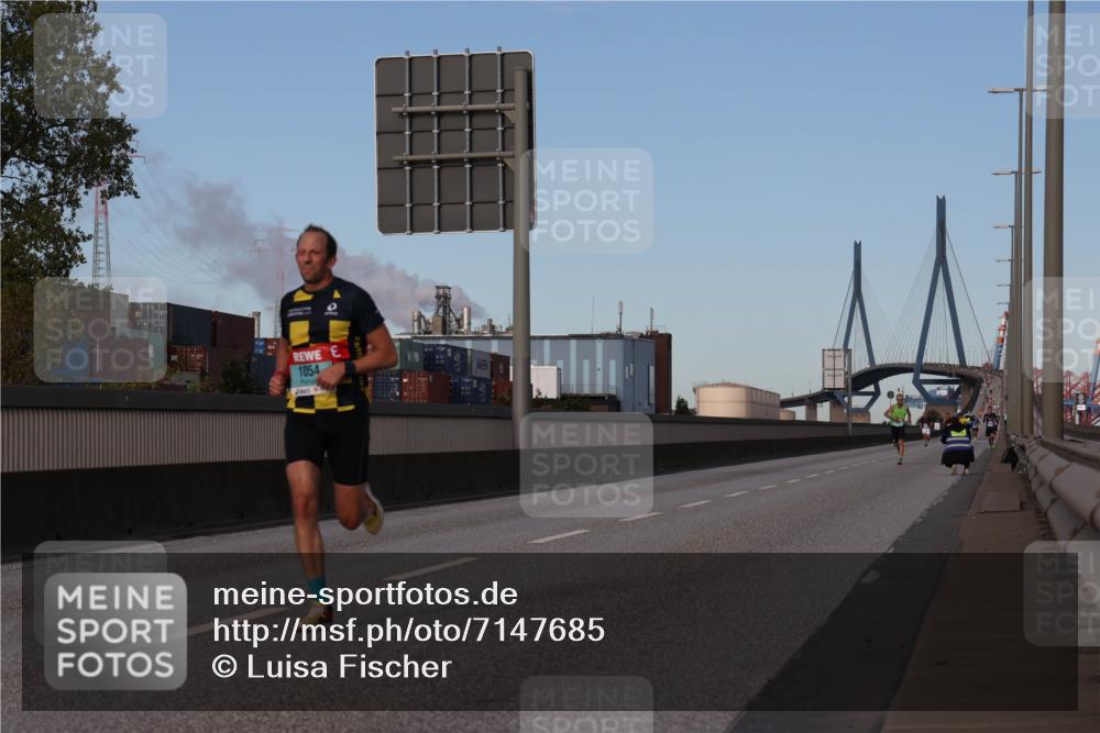 03.10.2024 - Köhlbrandbrückenlauf Luisa Fischer http://msf.ph/oto/7147685 03.10.2024 09:37:39 Position 3 1054 meine-sportfotos.de