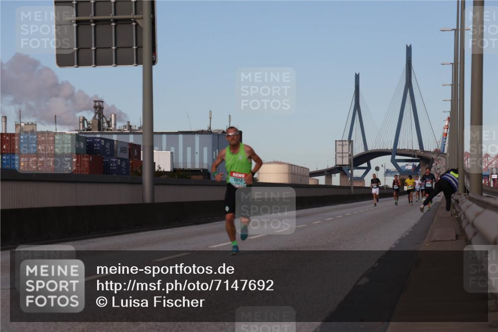 03.10.2024 - Köhlbrandbrückenlauf Luisa Fischer http://msf.ph/oto/7147692 03.10.2024 09:37:52 Position 3 1018 meine-sportfotos.de