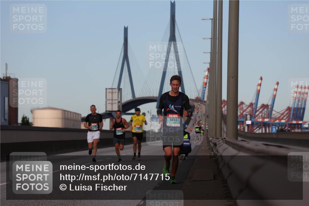 03.10.2024 - Köhlbrandbrückenlauf Luisa Fischer http://msf.ph/oto/7147715 03.10.2024 09:38:05 Position 3 1043, 1014 meine-sportfotos.de