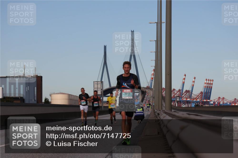 03.10.2024 - Köhlbrandbrückenlauf Luisa Fischer http://msf.ph/oto/7147725 03.10.2024 09:38:06 Position 3 1043, 1014 meine-sportfotos.de