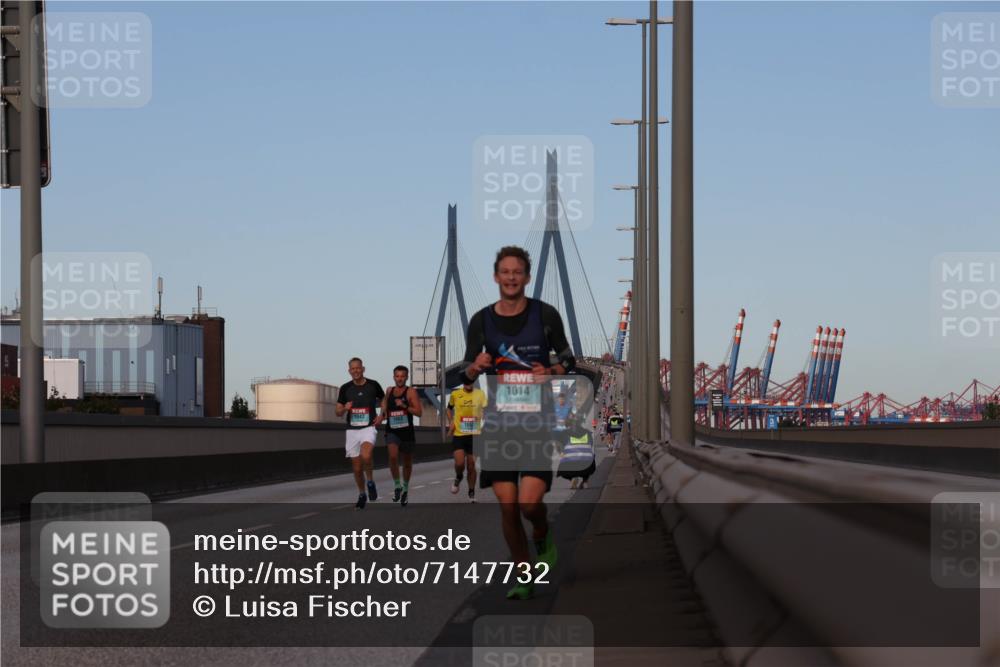 03.10.2024 - Köhlbrandbrückenlauf Luisa Fischer http://msf.ph/oto/7147732 03.10.2024 09:38:07 Position 3 1014 meine-sportfotos.de