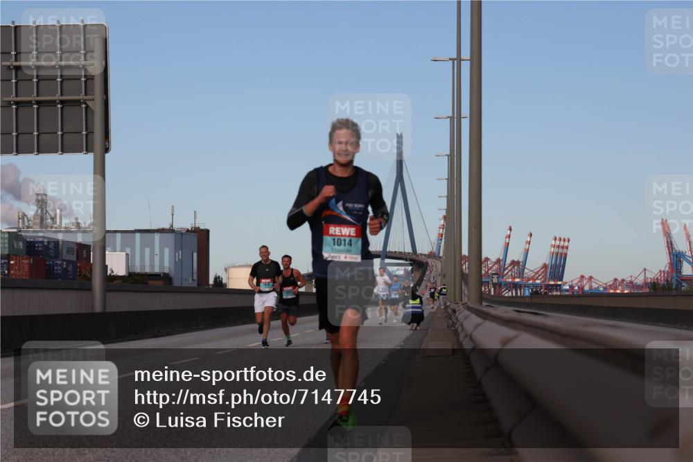 03.10.2024 - Köhlbrandbrückenlauf Luisa Fischer http://msf.ph/oto/7147745 03.10.2024 09:38:09 Position 3 1043, 1014 meine-sportfotos.de