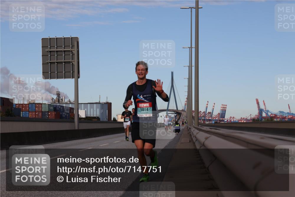 03.10.2024 - Köhlbrandbrückenlauf Luisa Fischer http://msf.ph/oto/7147751 03.10.2024 09:38:09 Position 3 1014 meine-sportfotos.de